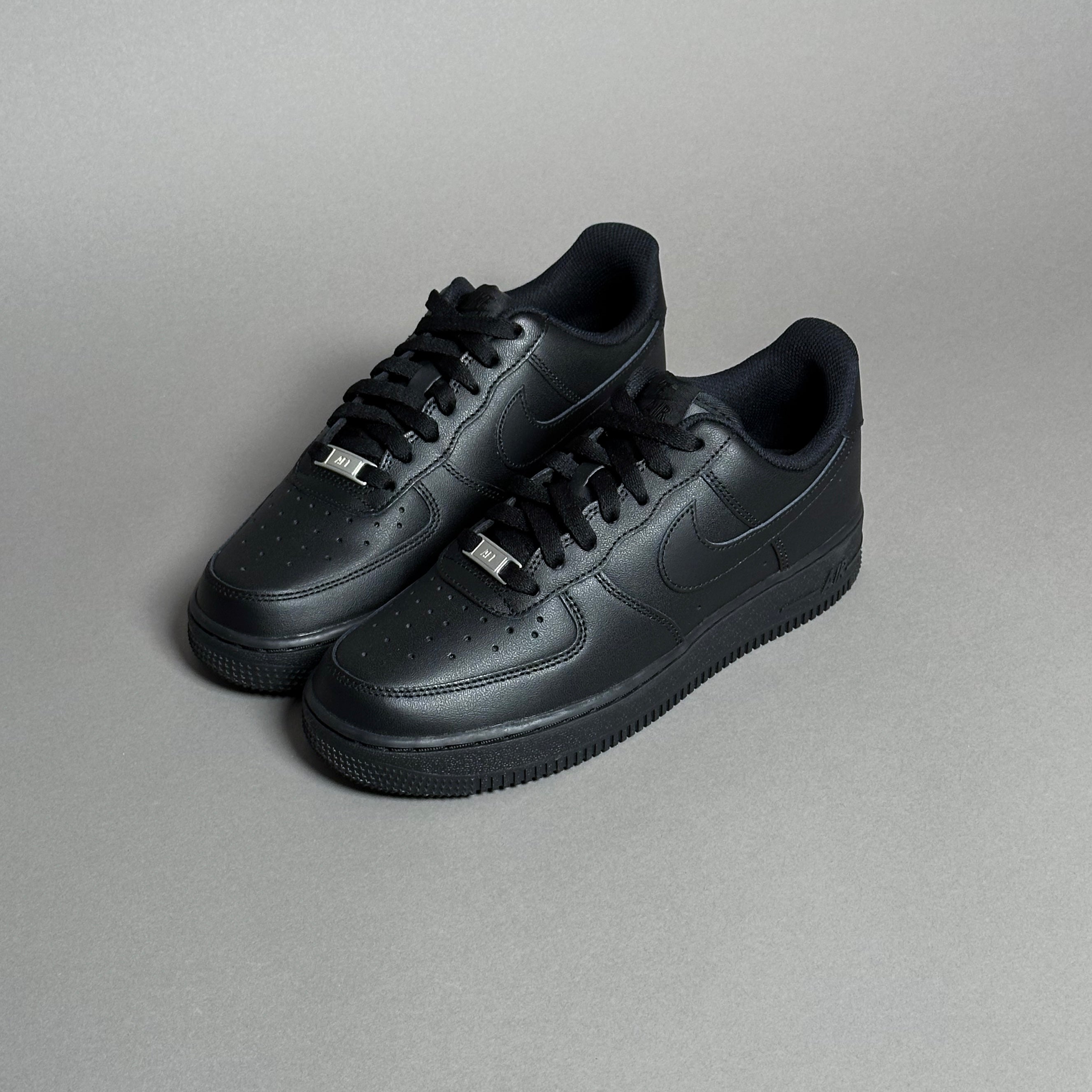 Nike Air Force 1 Black Low